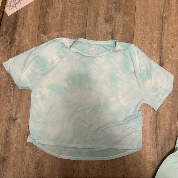 Bundle of Blue Southern Shirt short sleeve women’s tops - Picture 3 of 4